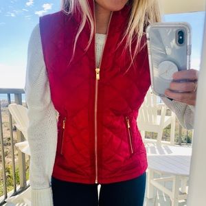 Southern Tide Parker Quilted Vest - Cranberry